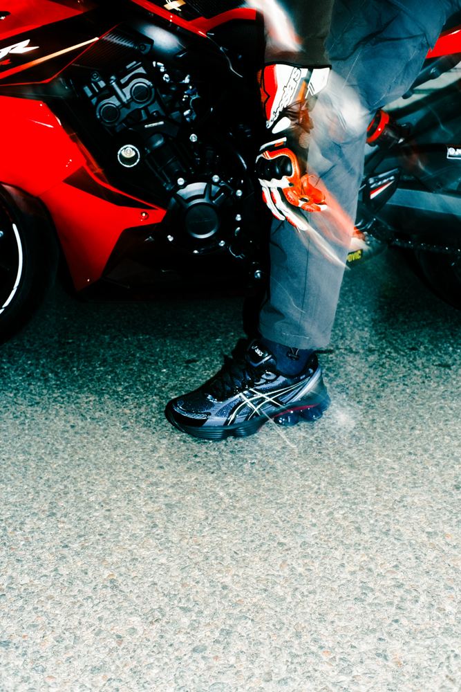 ASICS — frame 09